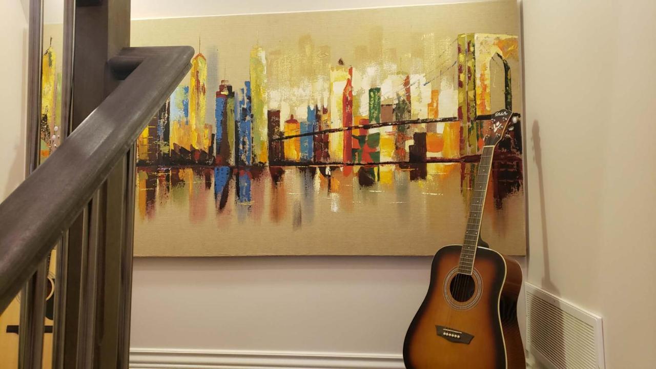 Holland Vancouver Guest house 5*